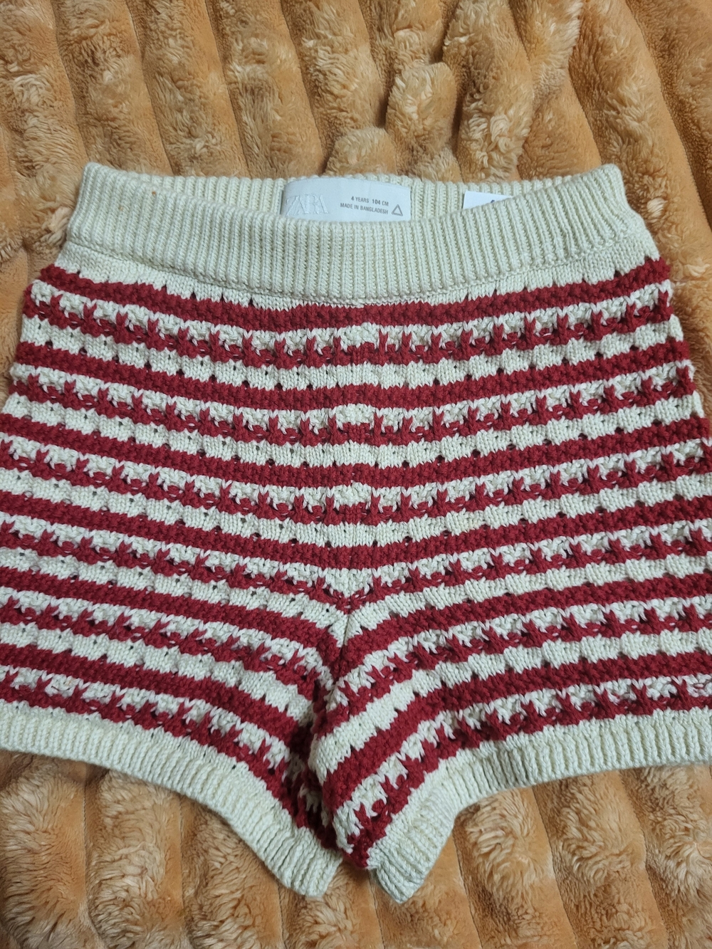 Zara Cream & Red Striped Knit Shorts - Picture 5 of 5